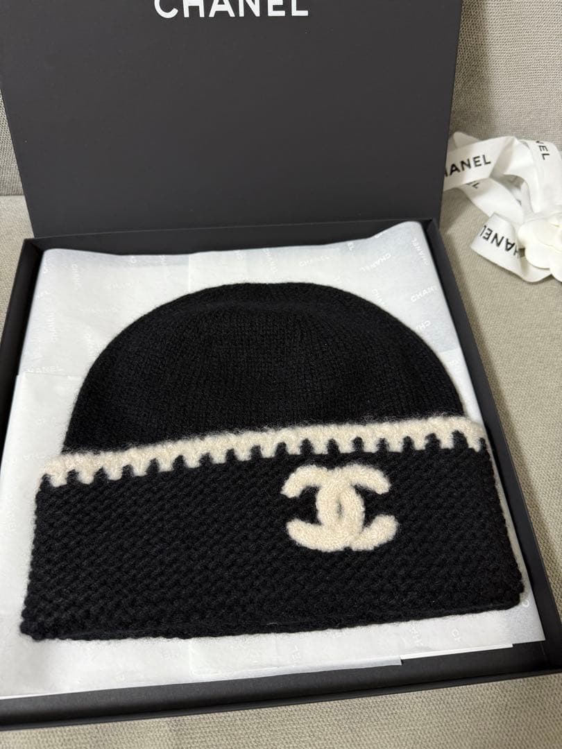 値下げ！新品未使用　シャネル　ニット帽　黒白　CCマーク 超希少