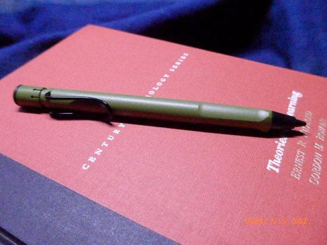 美品！廃盤　LAMY ラミー サファリ　サバンナグリーン　シャーペン　0.5mm