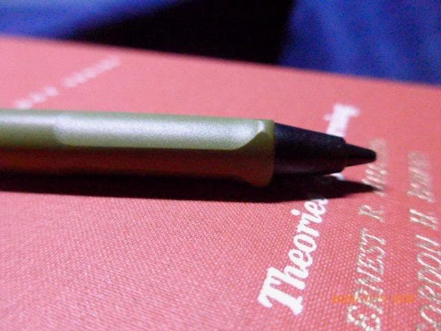 美品！廃盤　LAMY ラミー サファリ　サバンナグリーン　シャーペン　0.5mm