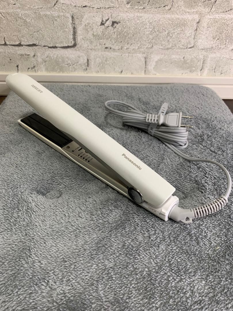 【比較的美品】Panasonicナノケアストレートヘアアイロン EH-HS0J
