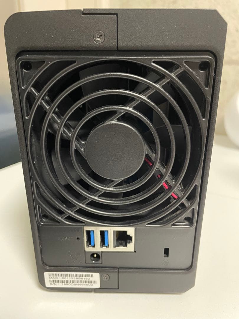 Synology DS218play NAS 本体一式（HDD３TBx 2付き)