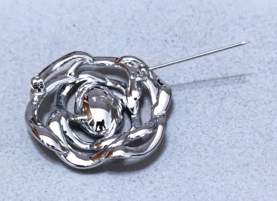 スワロフスキーBarret　ブローチ ブルー　ロジウムプレート　箱付　40936