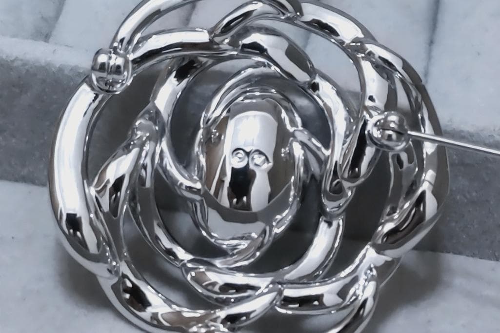 スワロフスキーBarret　ブローチ ブルー　ロジウムプレート　箱付　40936