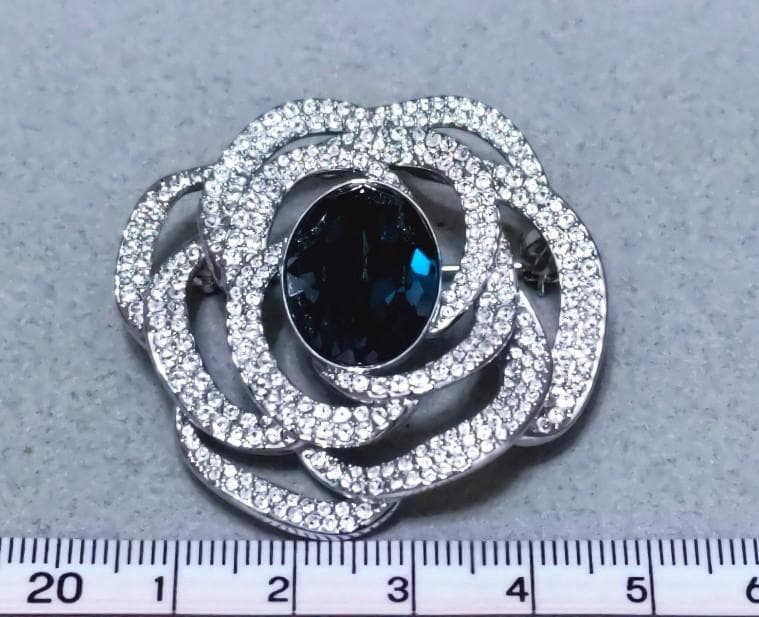 スワロフスキーBarret　ブローチ ブルー　ロジウムプレート　箱付　40936