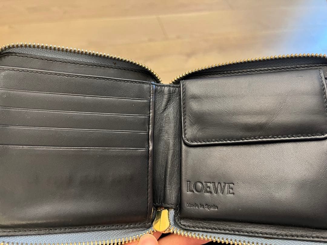 [miku(’-’*)♪ ] LOEWE 二つ折り財布