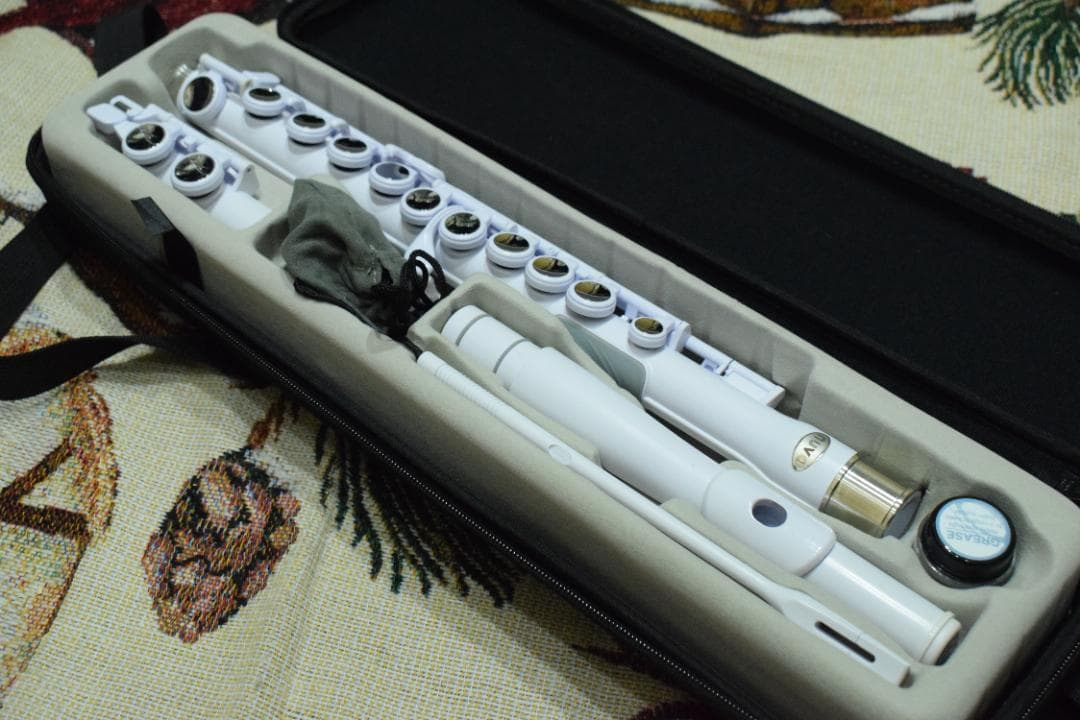 プラスチックフルート nuvo Student Flute