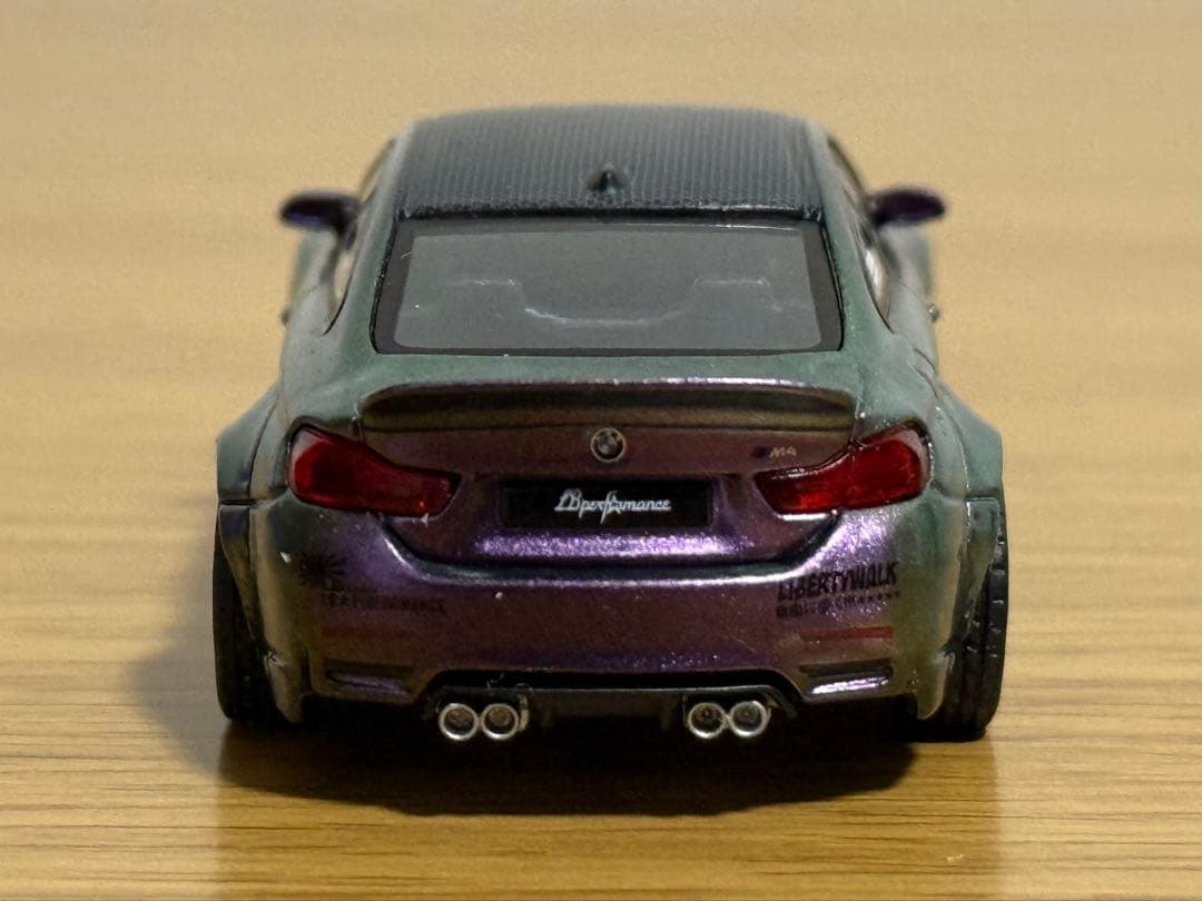 LB★WORKS BMW M4 1/64 MINI GT No.228 ミニカー