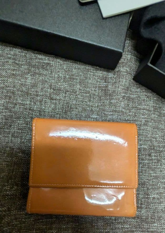 最終お値下げ！【CHANEL】 三つ折り財布 シルバーロゴ　オレンジ　エナメル