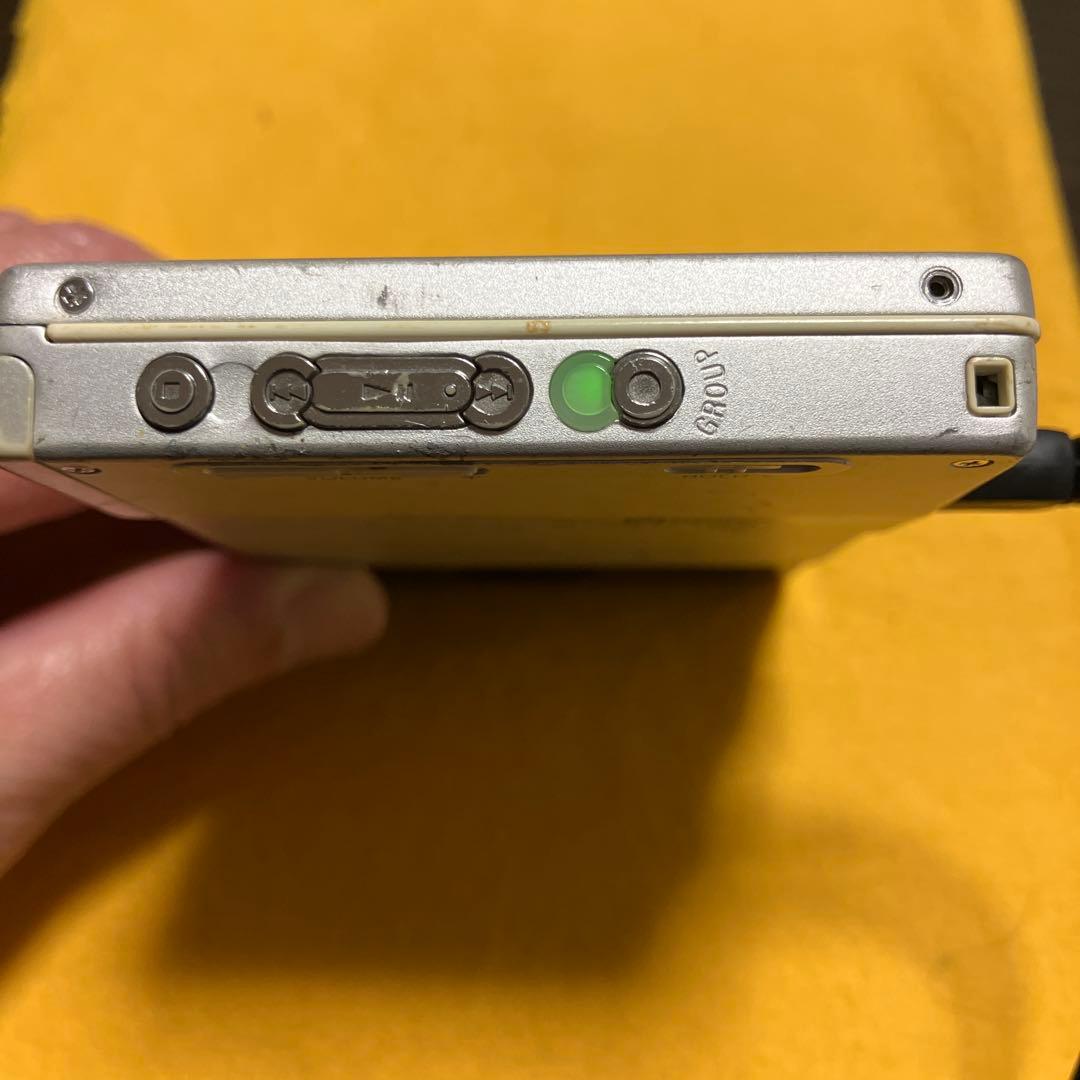 完動品　SONY MZ-E710 ポータブルMDプレーヤーMD再生専用機