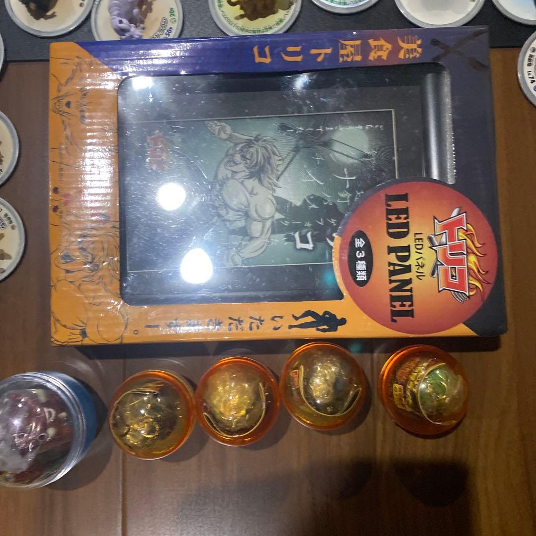 トリコ　キャラクターフィギュアとLEDパネルセット