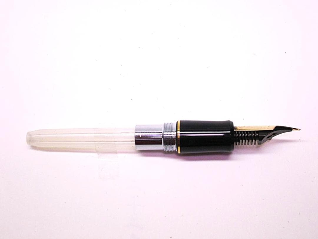 PILOTj万年筆　CUSTOM 743 万年筆 黒 FM 　インク付