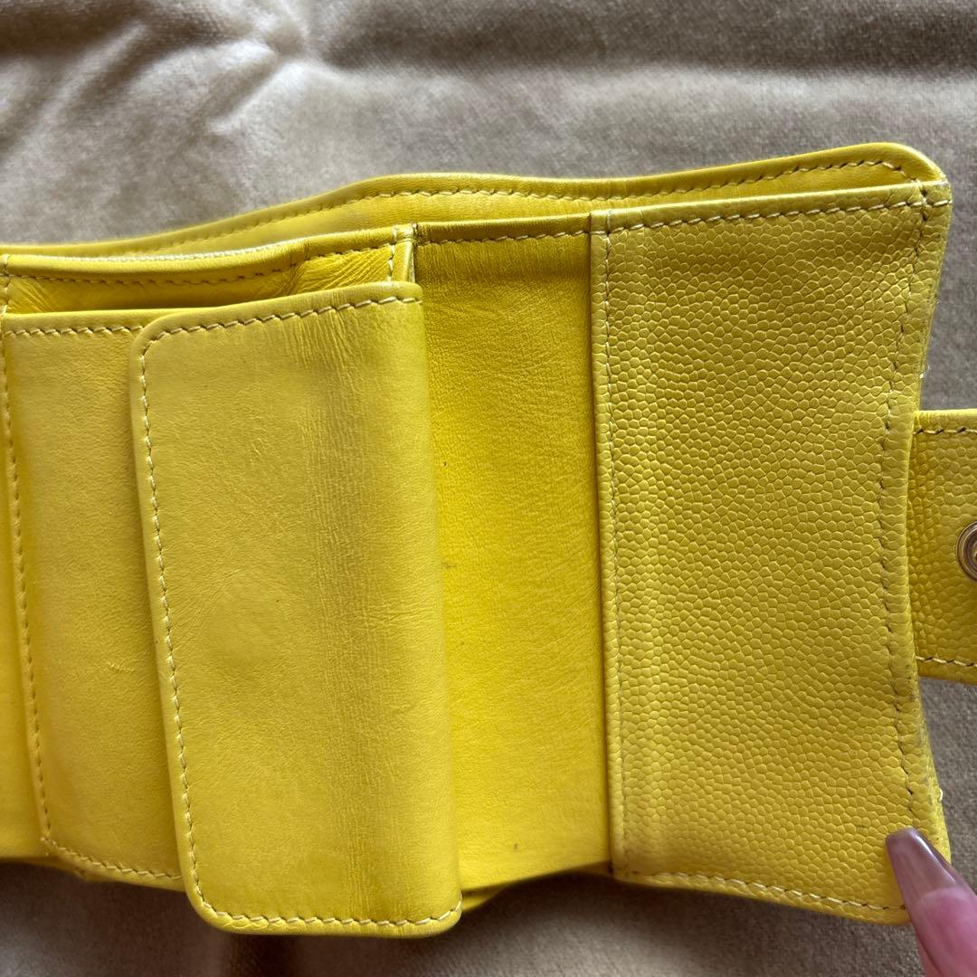 CHANEL マトラッセ　キャビアスキン　三つ折り財布　イエロー