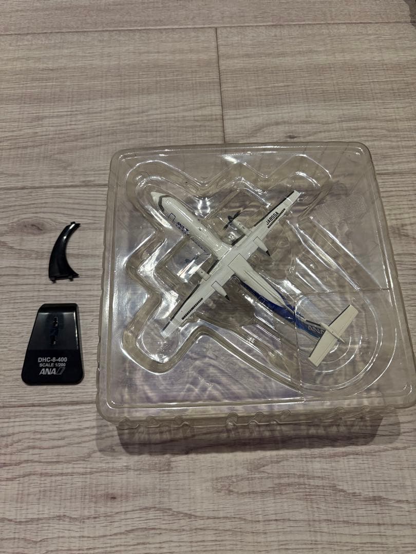 Q400 スケールモデル　1/200 DHC-8-400 ANA WINGS