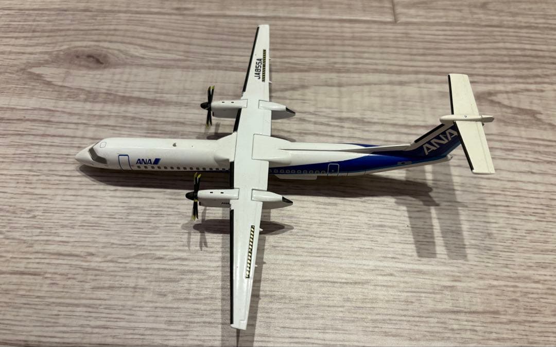 Q400 スケールモデル　1/200 DHC-8-400 ANA WINGS