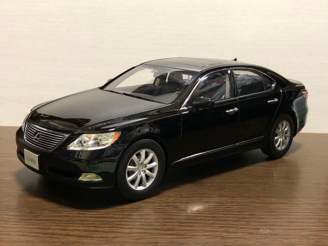 ポ*チ様 1/18 レクサス LS460 ブラック ミニカー NOREV