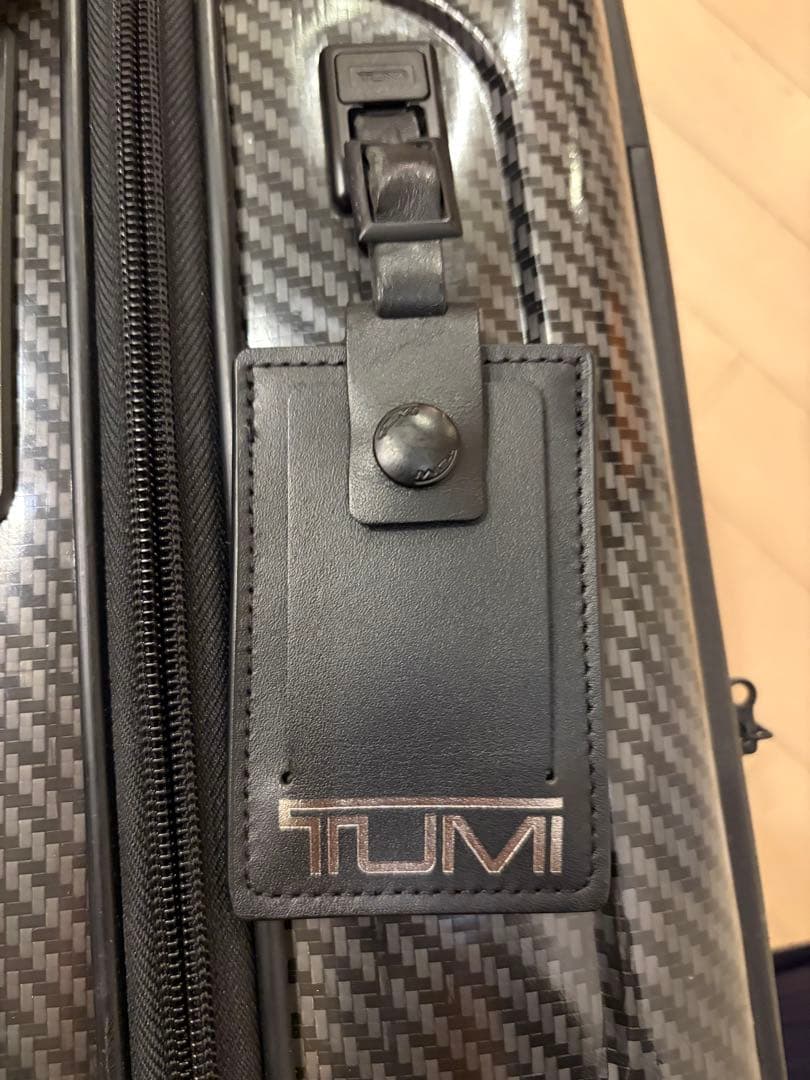 TUMI カーボンファイバーキャリーケース 中型