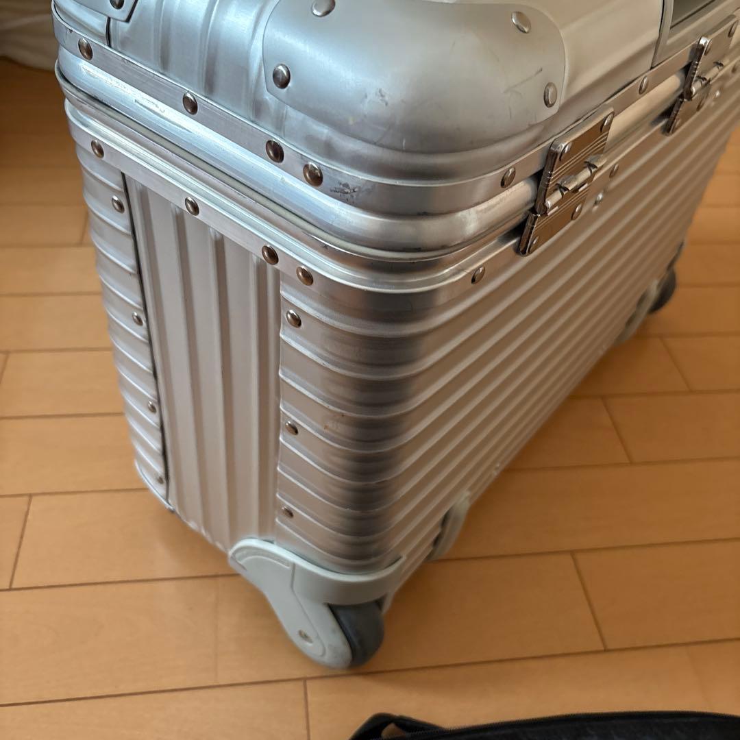 廃盤　リモワ　RIMOWA Audi限定　トパーズ　パイロット　二輪トロリー