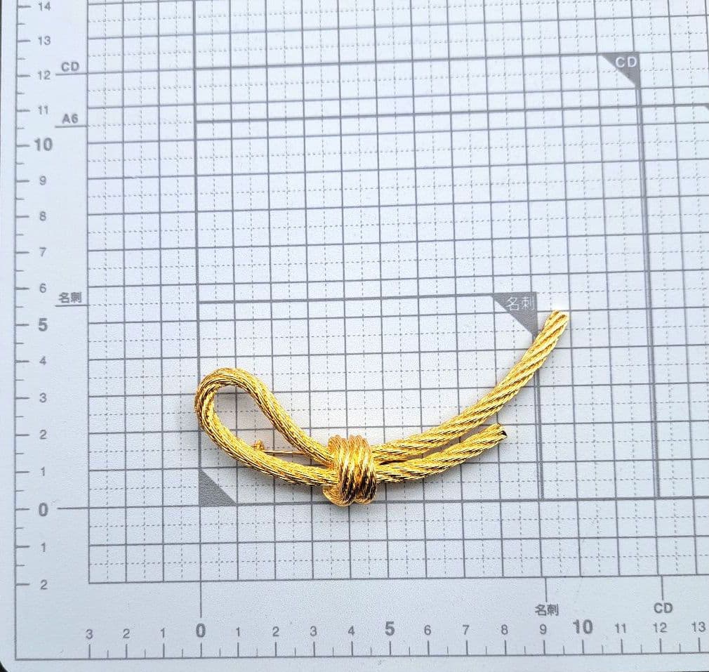 美品★箱付き Dior ディオール ブローチ ツイスト 結び 希少 ゴールド