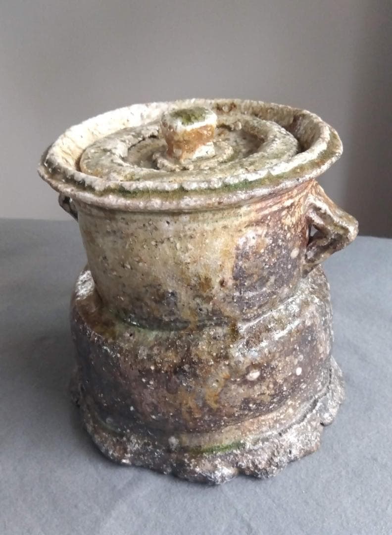 信楽焼　自然灰釉究極美逸品　谷清右衛門　茶道具伊賀写 双耳水指 塗蓋 付　共箱