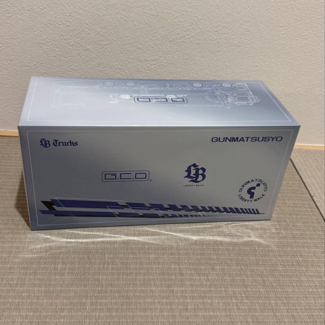 リバティーウォーク　東京オートサロン限定　三菱トラック