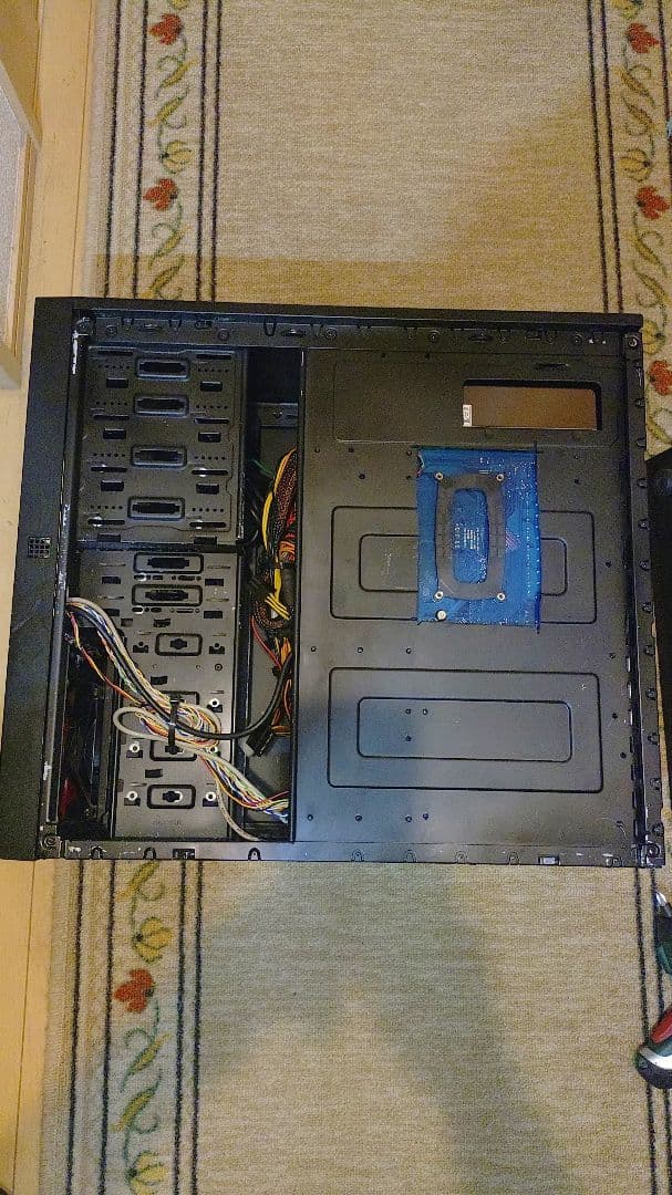 ミドルタワーPCケース MSIグラフィックカード付き ジャンク