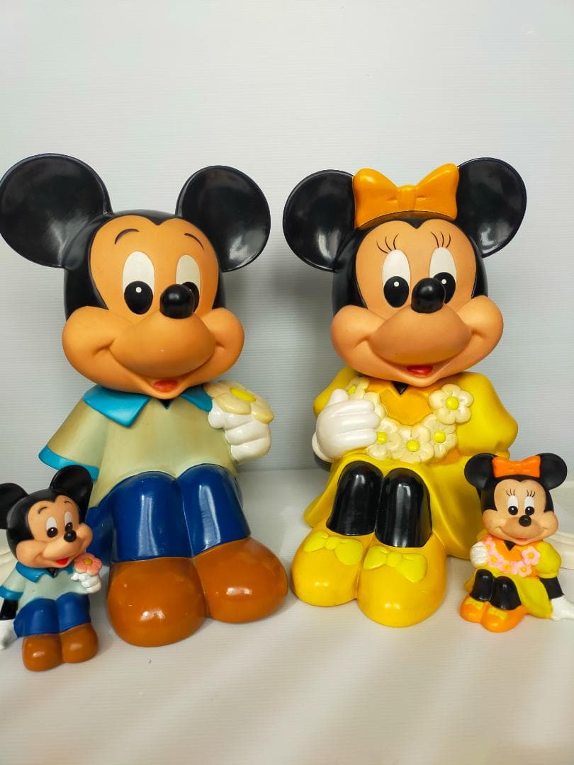 三菱銀行　貯金箱　カウンター用２体、小８体　ミッキー　ミニー