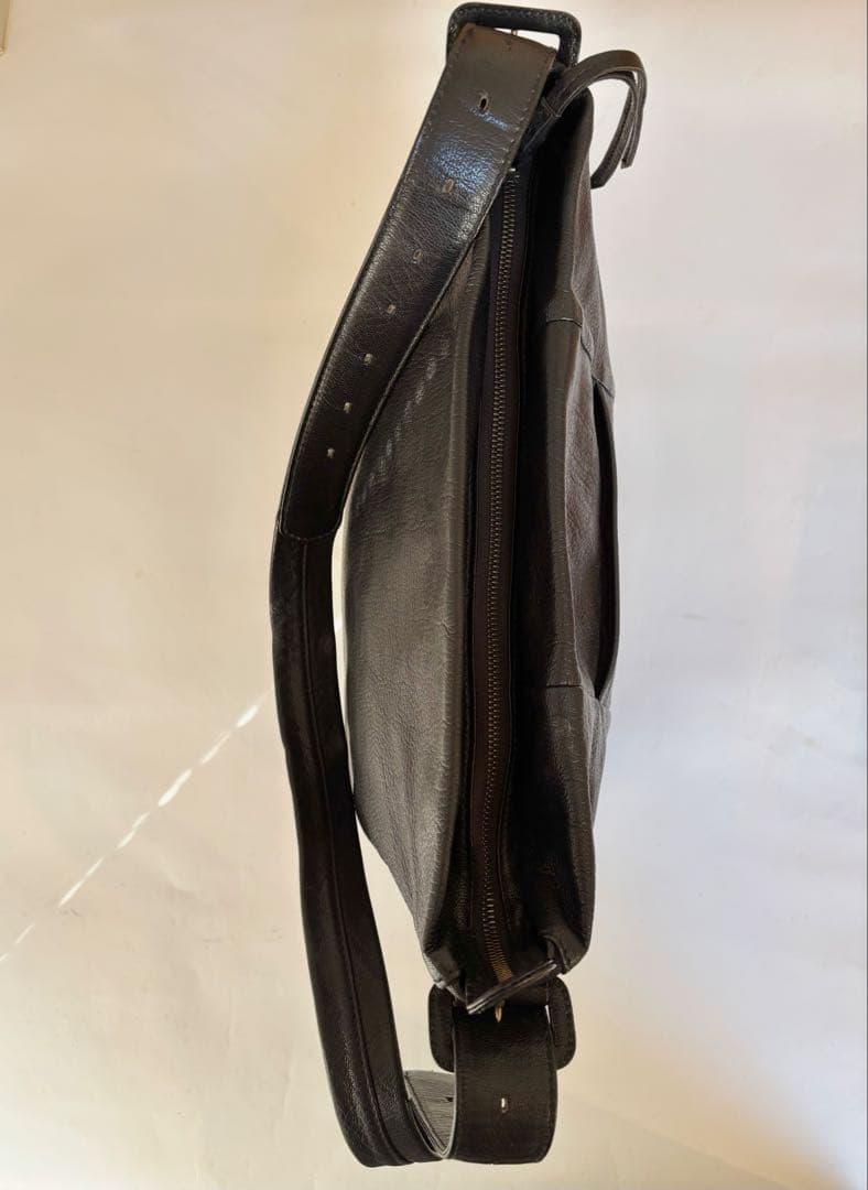 ゲンテン　ゴートヌメショルダーバッグ黒