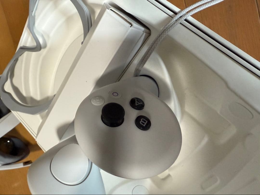 ★中古★【PICO】VRヘッドセット＋モーショントラッカー 説明書・充電器なし