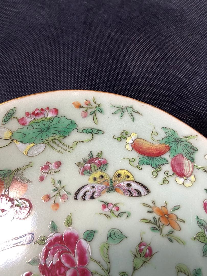 中国古美術品　大清嘉慶時代　同泰款 花卉蝶鳥中皿　本物保証　22cm
