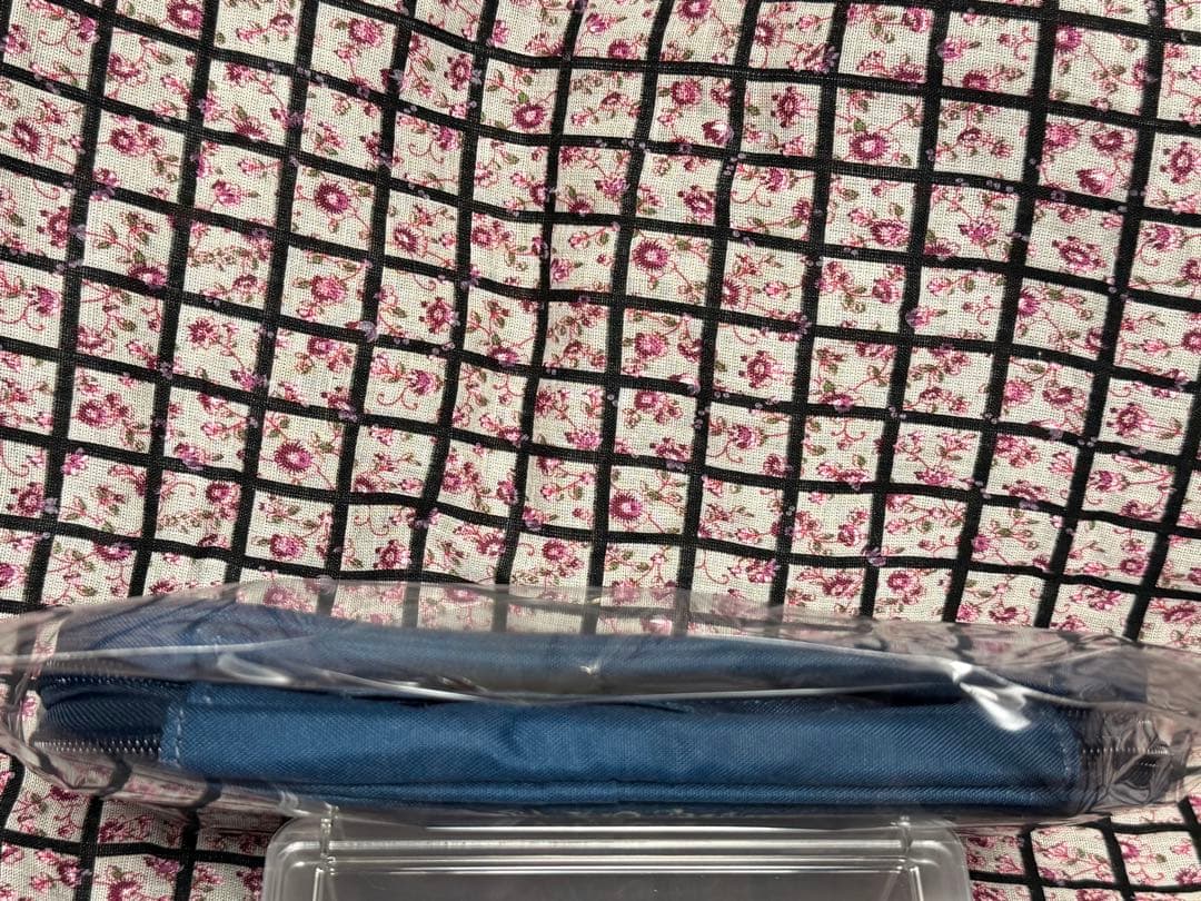 未使用　Ado イラスト ポーチ ネイビー