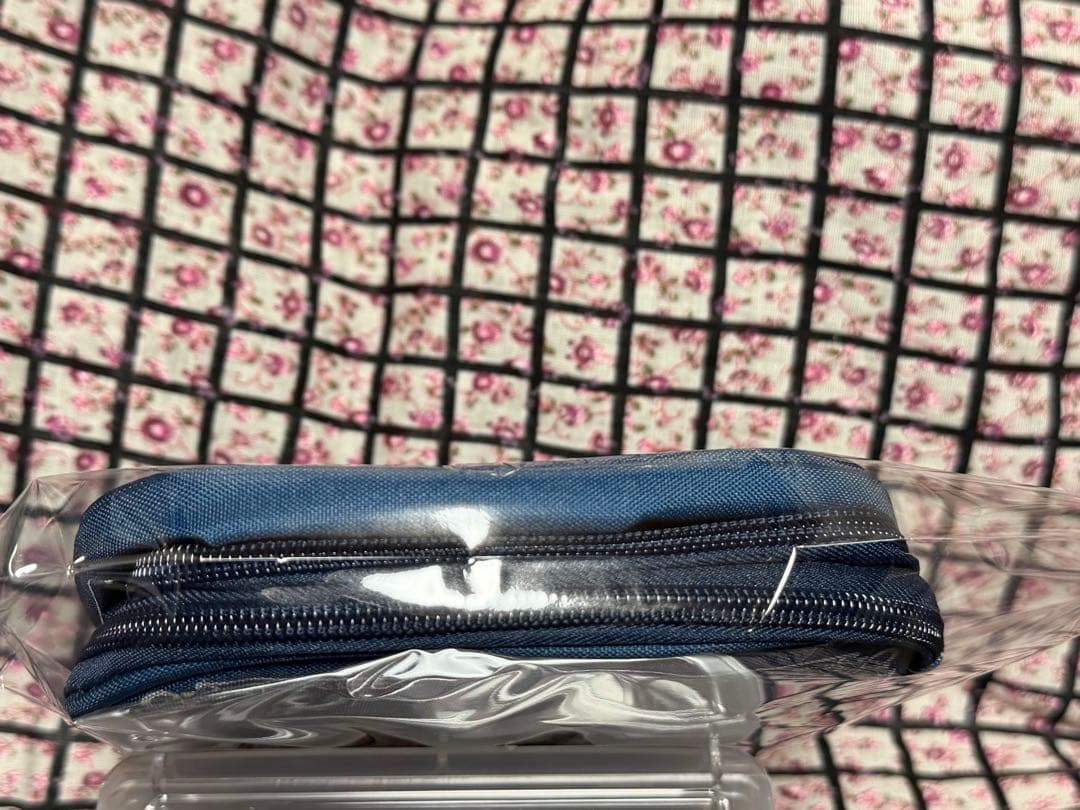 未使用　Ado イラスト ポーチ ネイビー