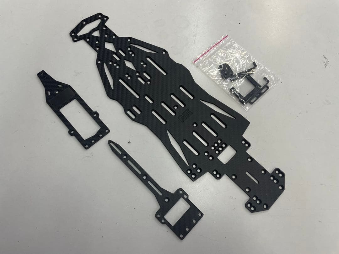 メタルガレージ製 GRK GS2 EVO用カーボンシャーシ＆アッパーデッキ