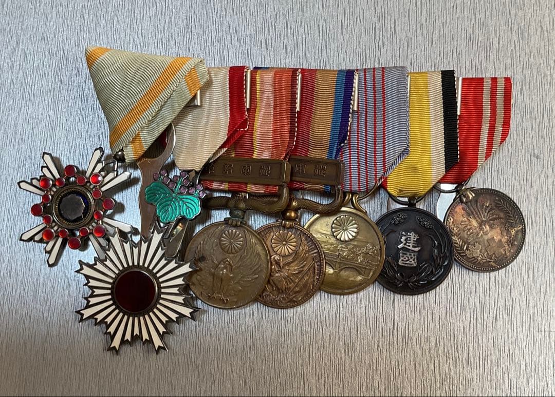 日本軍　勲章　略綬板　装肩章（ケース付き）　まとめ売り