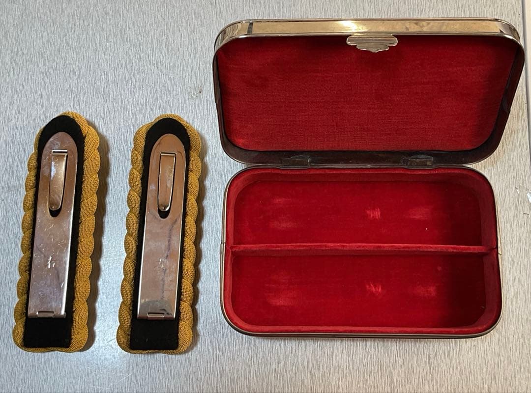 日本軍　勲章　略綬板　装肩章（ケース付き）　まとめ売り