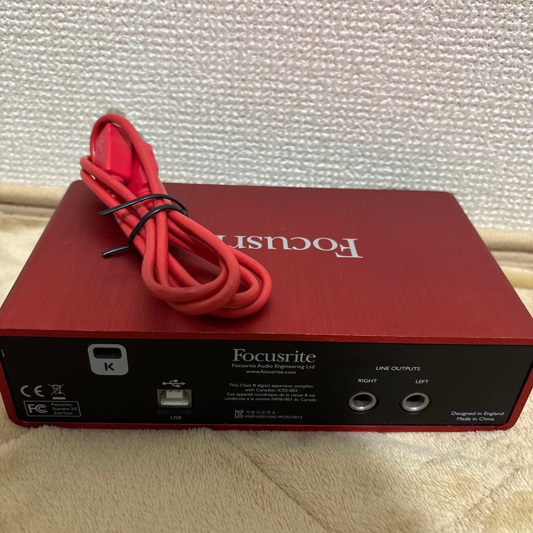 Focusrite Scarlett 2i2 オーディオインターフェイス