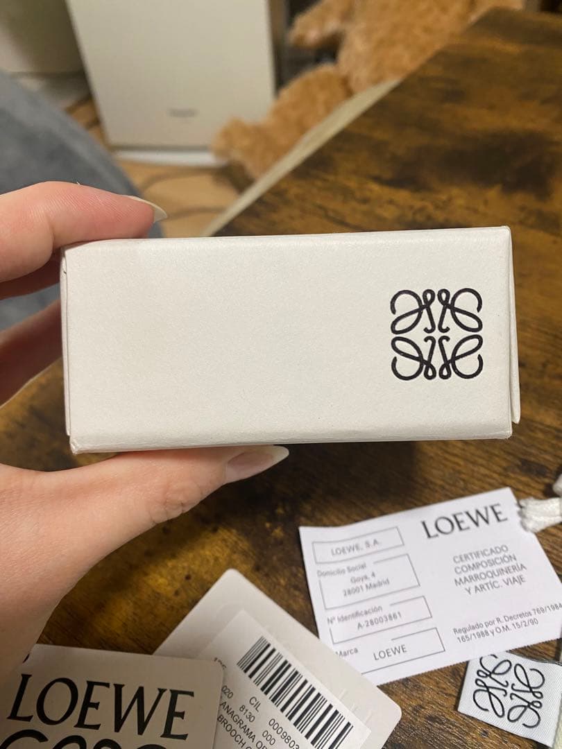 2/14までSです。ロエベ　ブローチ　ゴールド　正規品　美品