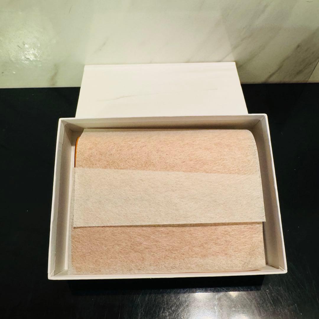 ISIT 三つ折り　グローブレザー　ミドルウォレット