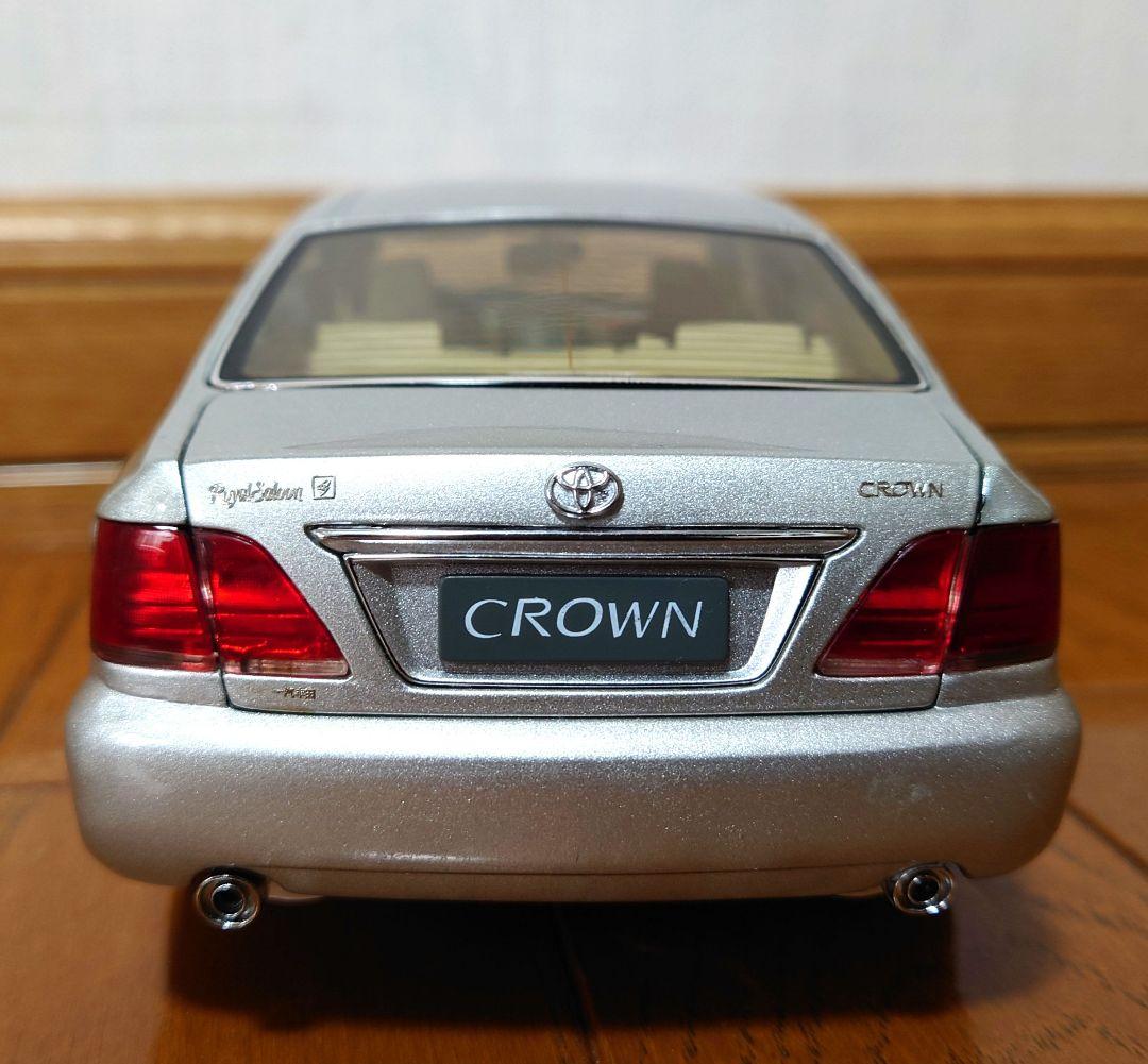 ショーケース付き　商品詳細不明　ミニカー　クラウン
