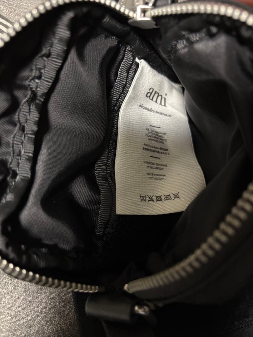 AMI PARIS アミパリ ナイロン ミニショルダーバッグ/ブラック