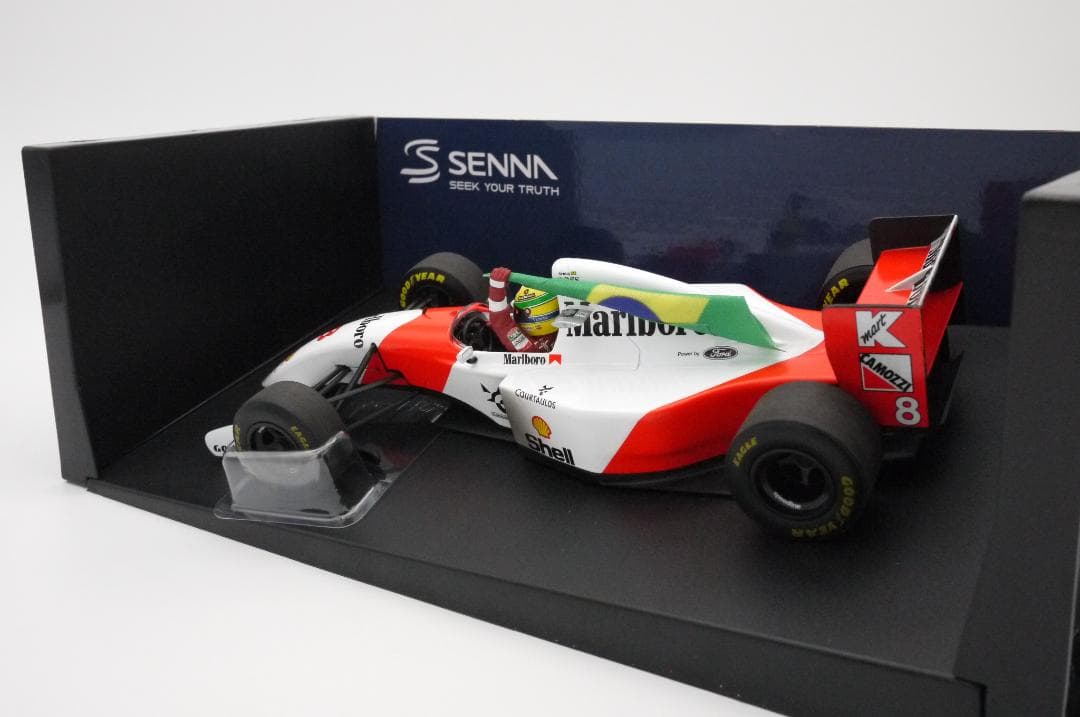 kuus プロフィ重要1/18 マクラーレン MP4/8 フラッグ セナ