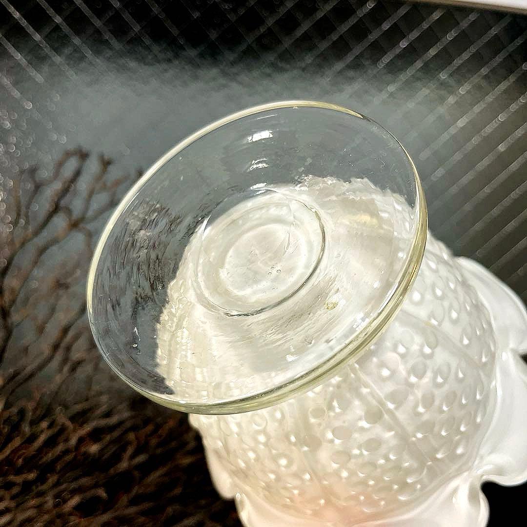 骨董　時代ガラス　霰プレス　あられ模様　花型　菓子器　飴屋瓶　ボンボン入れ