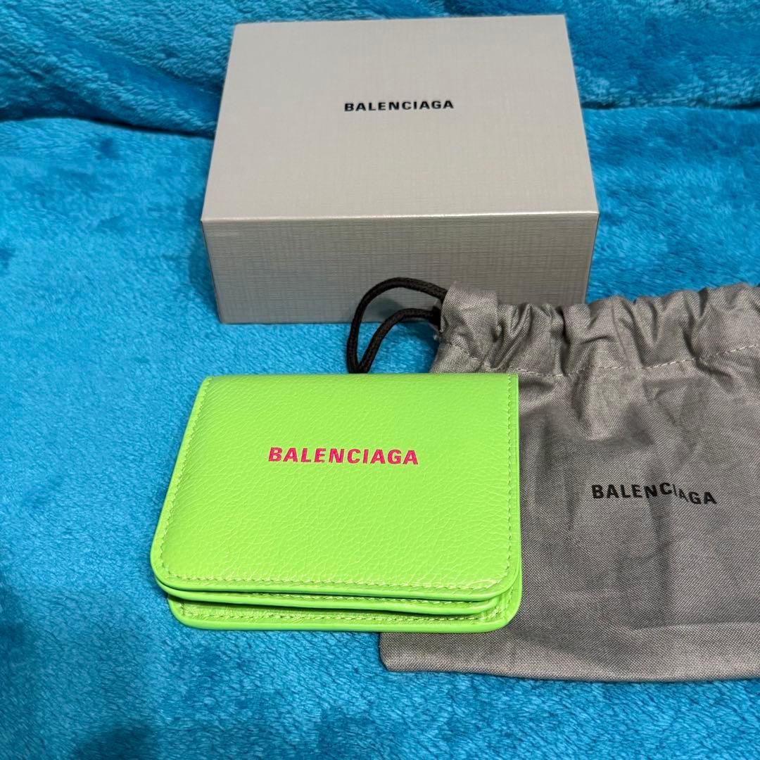 BALENCIAGA 二つ折り財布 グリーン　バレンシアガ　ウォレット