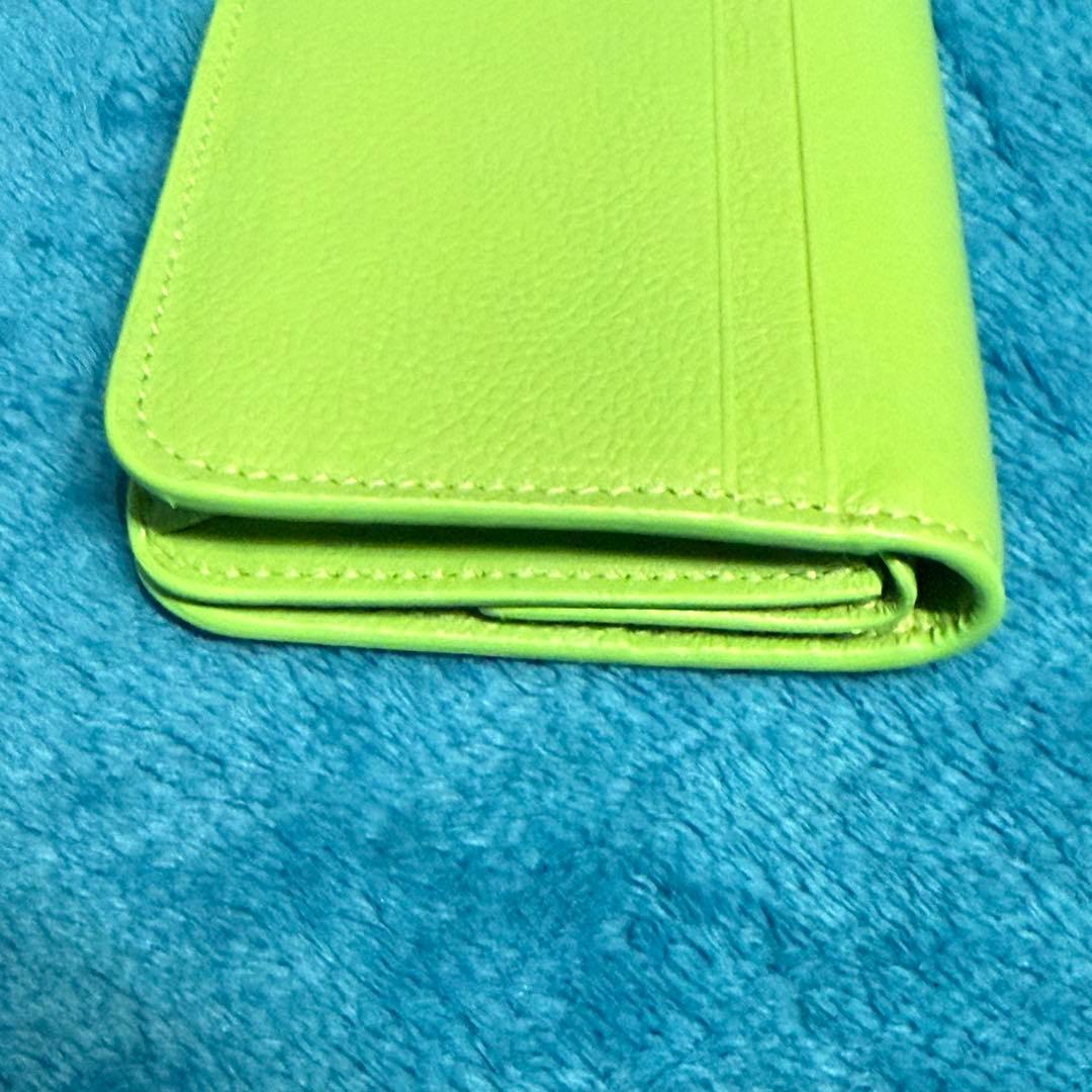 BALENCIAGA 二つ折り財布 グリーン　バレンシアガ　ウォレット