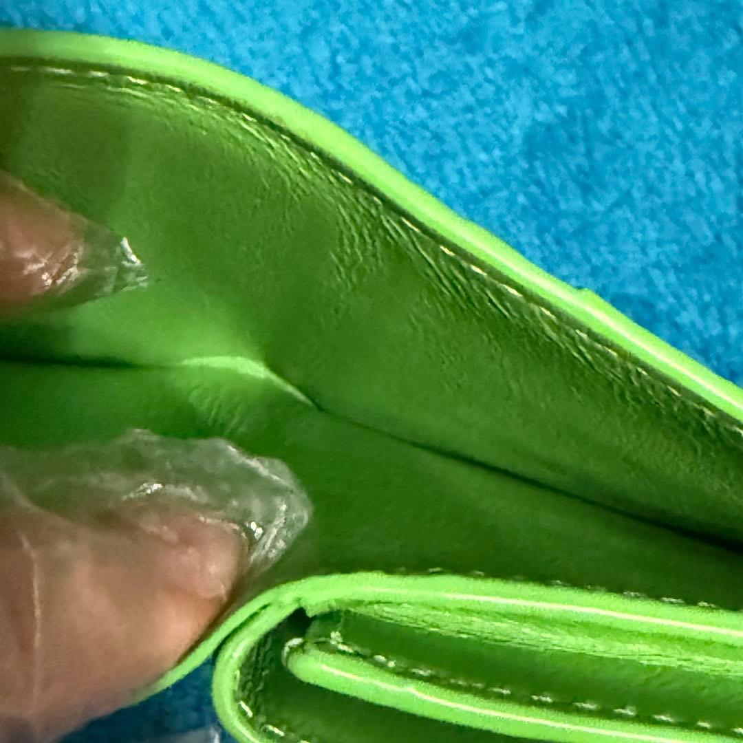 BALENCIAGA 二つ折り財布 グリーン　バレンシアガ　ウォレット