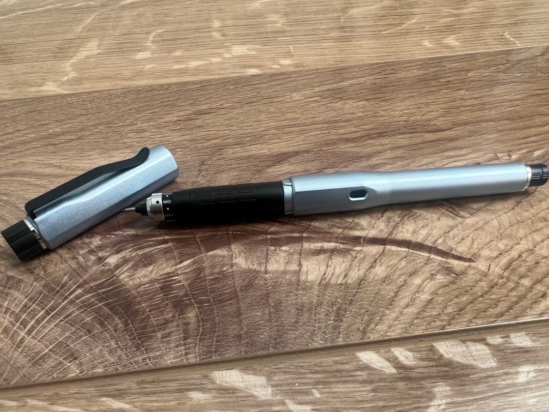 【数量限定】uni クルトガダイブ　カスケードブルー