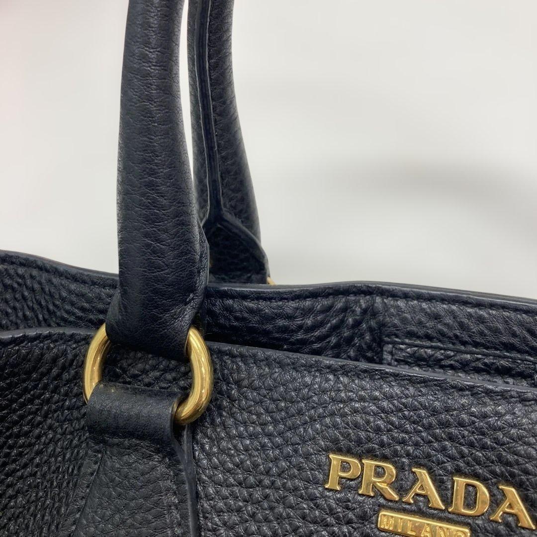 PRADA ブラックレザー ハンドバッグ
