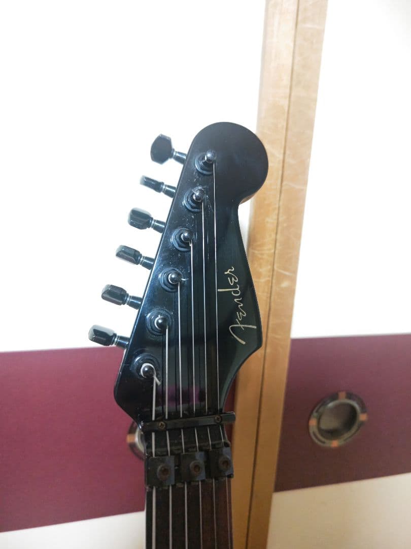 フェンダージャパン ストラトキャスター ブラッドギルズ フロイドローズ搭載