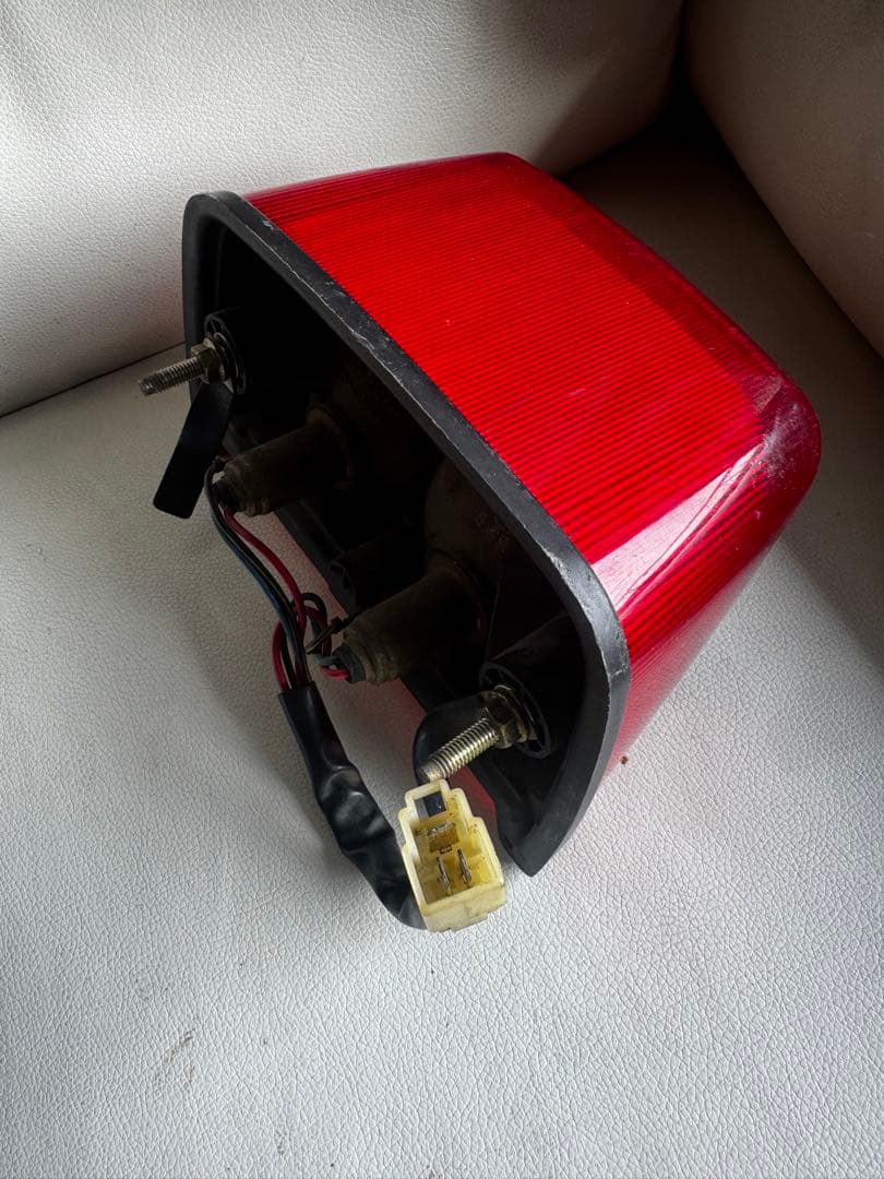 カワサキ　ゼファー400 純正テールランプ　レンズ