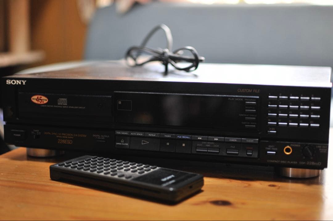 ⚠️ジャンク品　SONY CDプレーヤー　228ESD リモコン付き