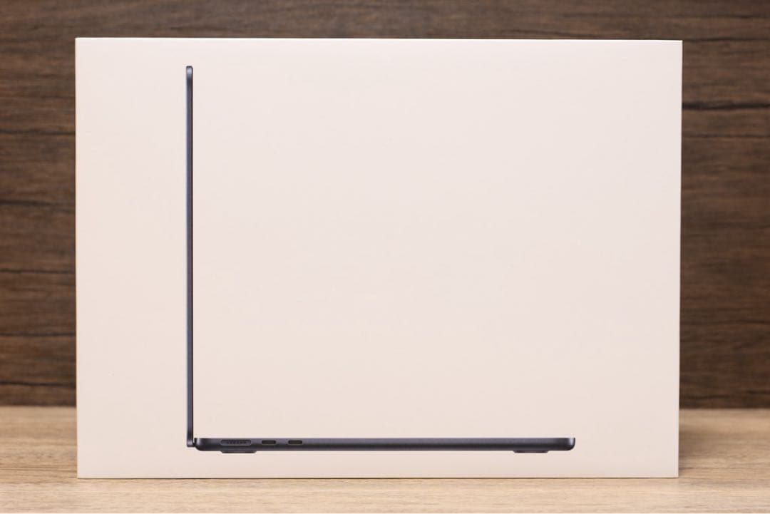 美品 MacBook Air M2 13インチ 256GB バッテリー100%